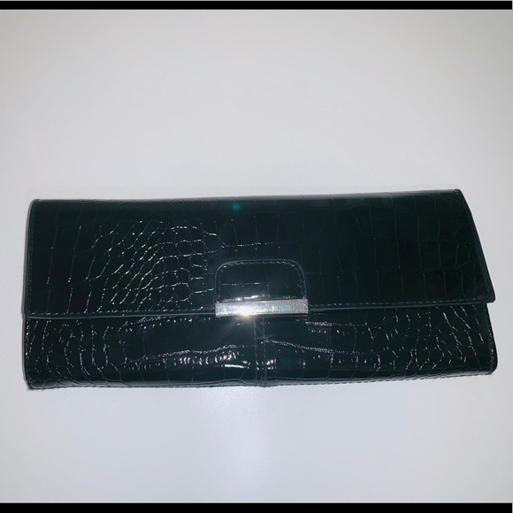 BLACK Clutch - Picture 1 of 5